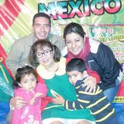 Familia de William Montiel con Maria Antonieta de las Nieves