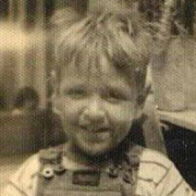 Carlos Villagrán de niño
